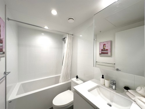 2511-3833 Evergreen Place, Burnaby, BC 