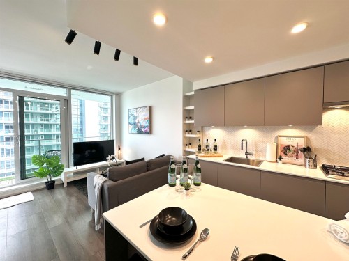 2511-3833 Evergreen Place, Burnaby, BC 