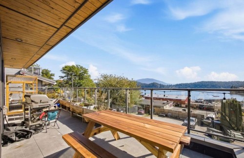 102-524 Fletcher Road S, Gibsons, BC 