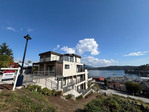 102-524 Fletcher Road S, Gibsons, BC 