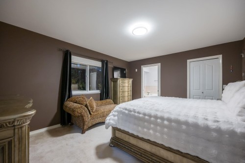 23710 110 Avenue, Maple Ridge, BC 