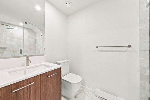 102-956 Lytton Street, North Vancouver, BC 