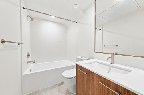 102-956 Lytton Street, North Vancouver, BC 
