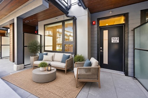 102-956 Lytton Street, North Vancouver, BC 