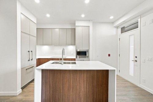 102-956 Lytton Street, North Vancouver, BC 