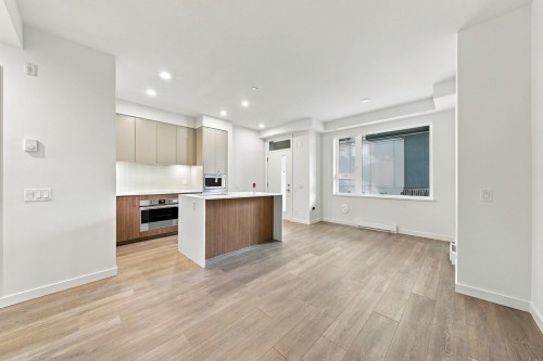 102-956 Lytton Street, North Vancouver, BC 