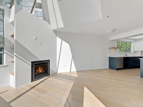204-565 17 Street, West Vancouver, BC 