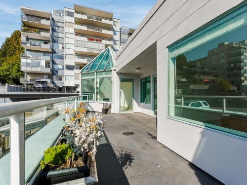 204-565 17 Street, West Vancouver, BC 
