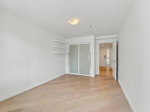 204-565 17 Street, West Vancouver, BC 