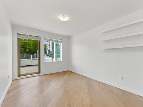 204-565 17 Street, West Vancouver, BC 