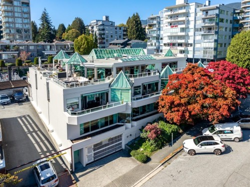 204-565 17 Street, West Vancouver, BC 