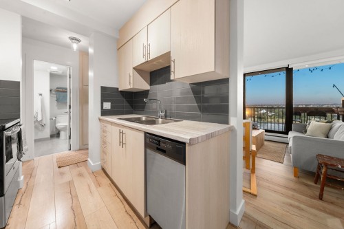 1207-1330 Harwood Street, Vancouver, BC 