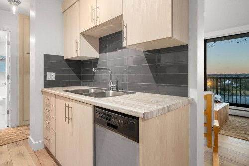 1207-1330 Harwood Street, Vancouver, BC 
