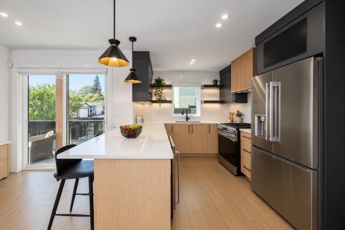 102-314 Nelson Street, Coquitlam, BC 