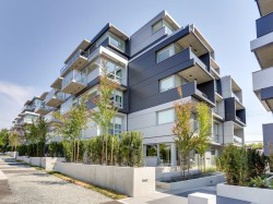 208-8080 Oak Street  Vancouver, BC V6P 0N1