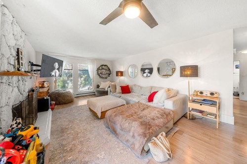 140-142 St. Patricks Avenue, North Vancouver, BC 