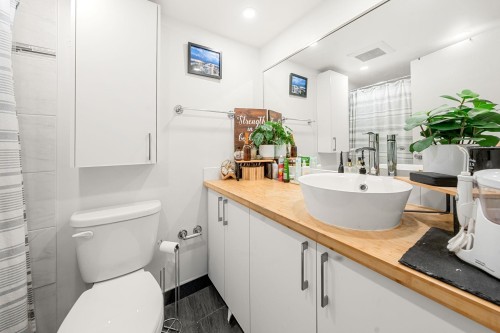 140-142 St. Patricks Avenue, North Vancouver, BC 