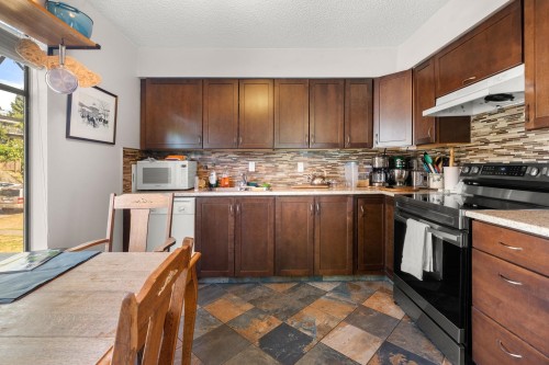 140-142 St. Patricks Avenue, North Vancouver, BC 