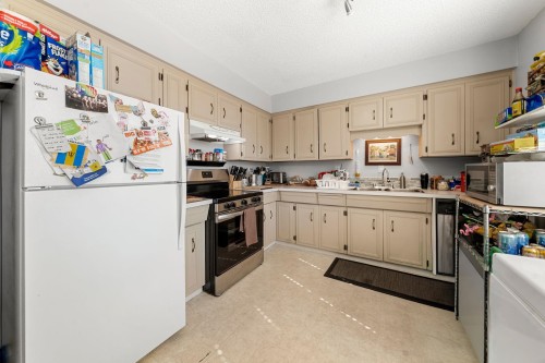 140-142 St. Patricks Avenue, North Vancouver, BC 