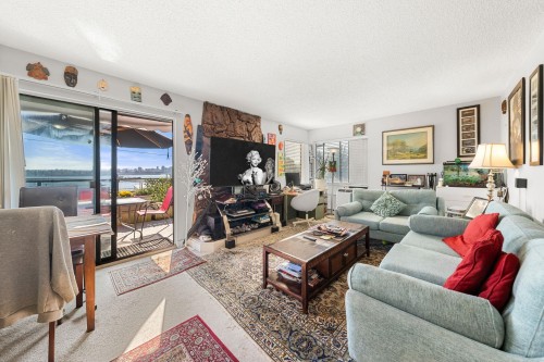 140-142 St. Patricks Avenue, North Vancouver, BC 