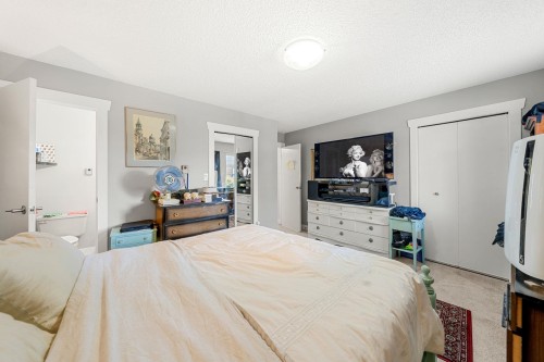 140-142 St. Patricks Avenue, North Vancouver, BC 