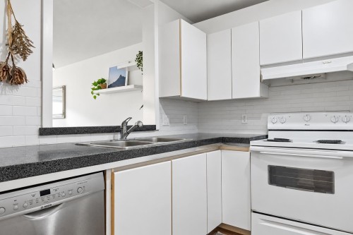 205-2975 Princess Crescent, Coquitlam, BC 