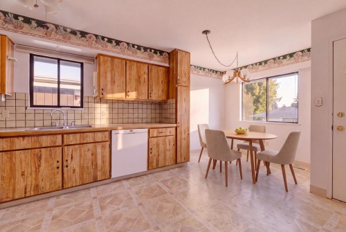1110 Cottonwood Avenue, Coquitlam, BC 