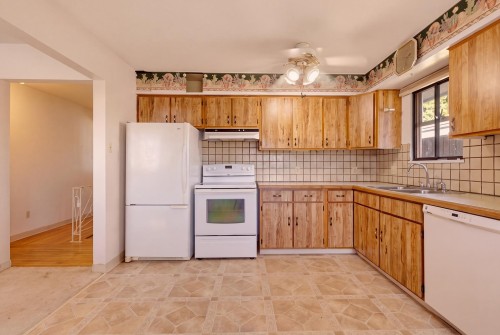 1110 Cottonwood Avenue, Coquitlam, BC 