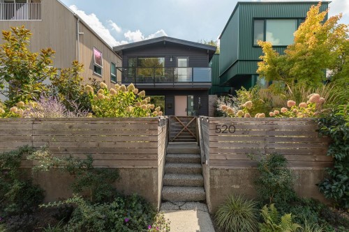 520 30Th Avenue E, Vancouver, BC 