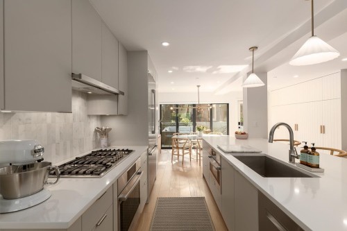 520 30Th Avenue E, Vancouver, BC 