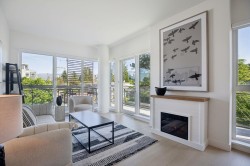 321-422 3rd Street ENorth Vancouver, BC V7L 0K1