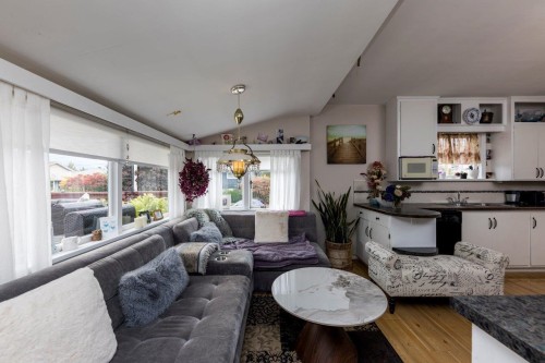 2057 Mahon Avenue, North Vancouver, BC 
