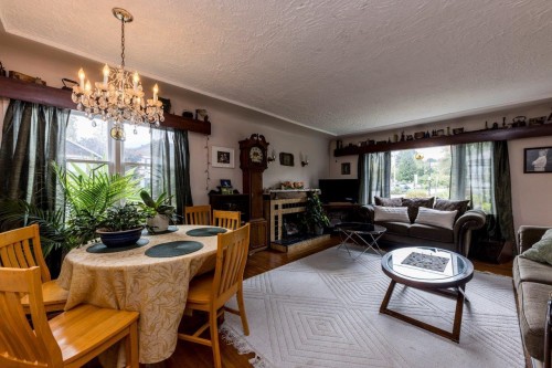 2057 Mahon Avenue, North Vancouver, BC 
