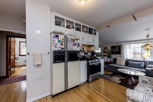 2057 Mahon Avenue, North Vancouver, BC 