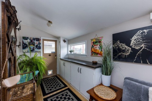 2057 Mahon Avenue, North Vancouver, BC 