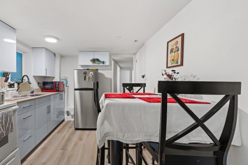 3279 11Th Avenue W, Vancouver, BC 