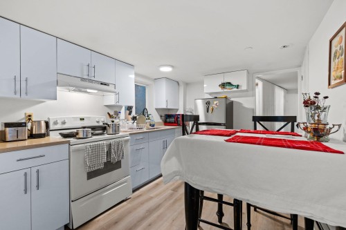 3279 11Th Avenue W, Vancouver, BC 