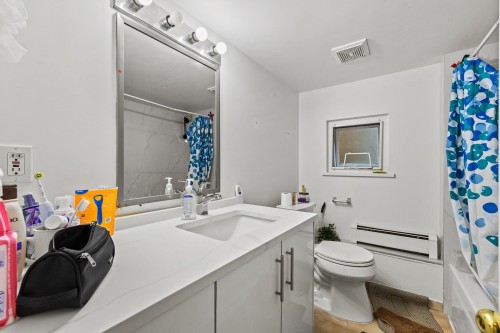 3279 11Th Avenue W, Vancouver, BC 