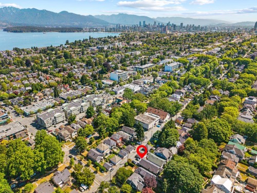 3279 11Th Avenue W, Vancouver, BC 