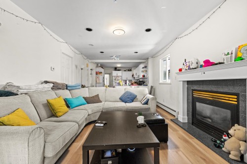 3279 11Th Avenue W, Vancouver, BC 