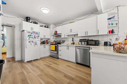 3279 11Th Avenue W, Vancouver, BC 
