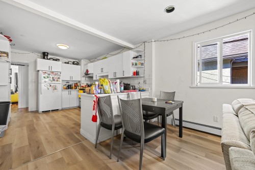 3279 11Th Avenue W, Vancouver, BC 