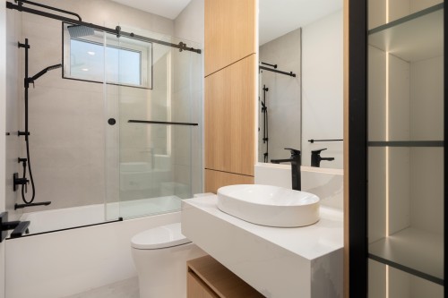2-5963 Granville Street, Vancouver, BC 
