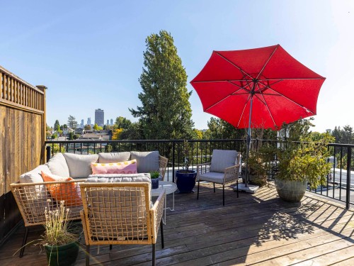 304-4590 Earles Street, Vancouver, BC 