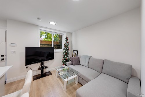 1-683 19Th Avenue W, Vancouver, BC 