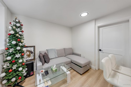 1-683 19Th Avenue W, Vancouver, BC 