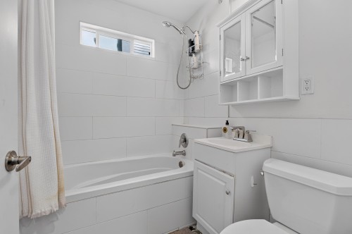 2218 11Th Avenue E, Vancouver, BC 
