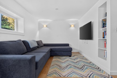 2218 11Th Avenue E, Vancouver, BC 