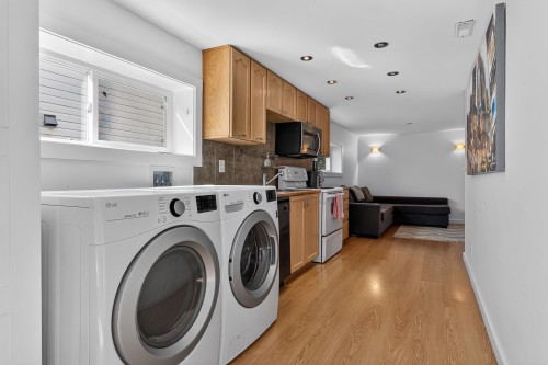 2218 11Th Avenue E, Vancouver, BC 