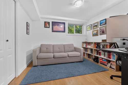 2218 11Th Avenue E, Vancouver, BC 